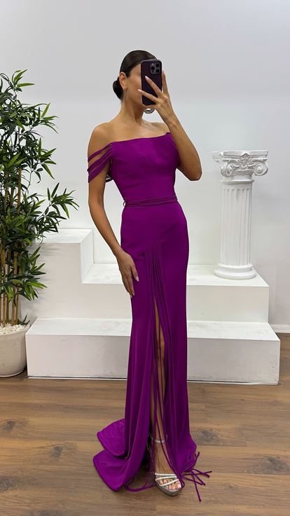 Fuchsiafarbenes trägerloses Abendkleid