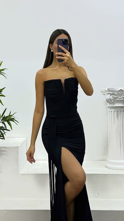 Schwarzes trägerloses Abendkleid