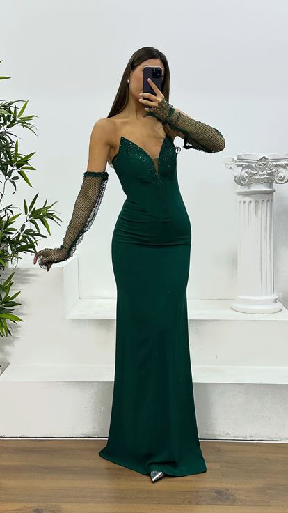 Abito da sera senza spalline con dettagli in pietra smeraldo
