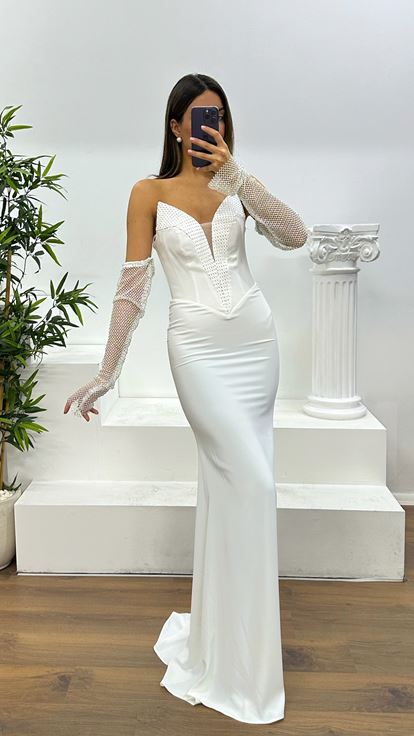 Abito da sera senza spalline con dettagli in pietra ossea