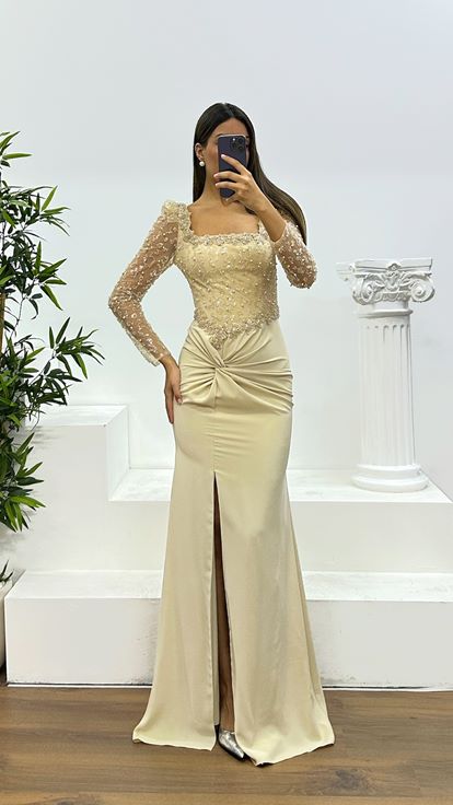 Bej Kare Yaka İşlemeli Abiye Elbise