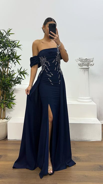 Robe de soirée bleu marine asymétrique