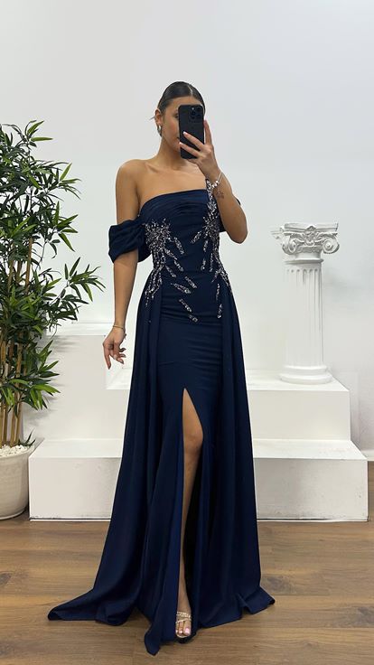 Robe de soirée bleu marine asymétrique