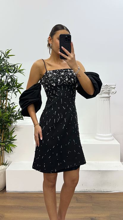 Siyah Balon Kol İşlemeli Kısa Abiye Elbise