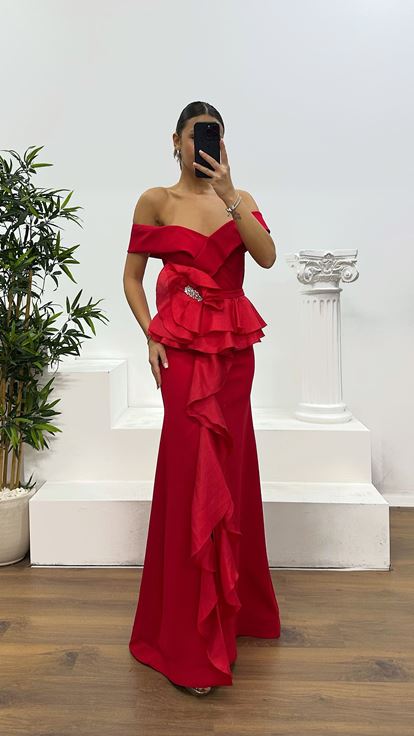 Abito da sera Valonia rosso con scollo a barca