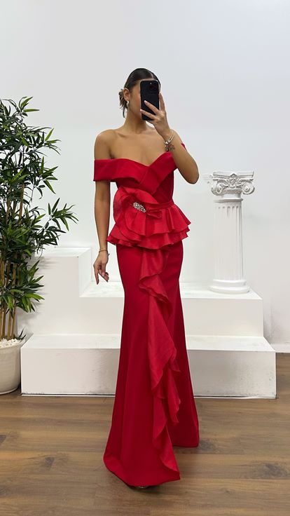 Abito da sera Valonia rosso con scollo a barca