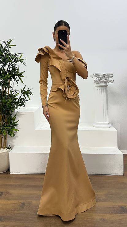 Abito da sera con dettagli floreali in vita Kapıcino