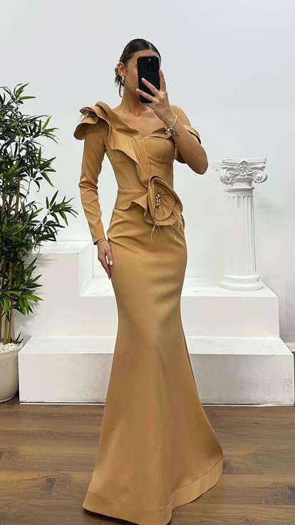 Abito da sera con dettagli floreali in vita Kapıcino