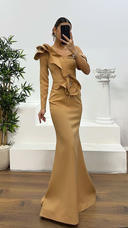 Abito da sera con dettagli floreali in vita Kapıcino