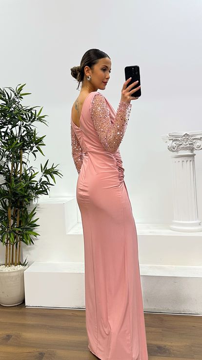 Robe de soirée brodée à manches et col en V