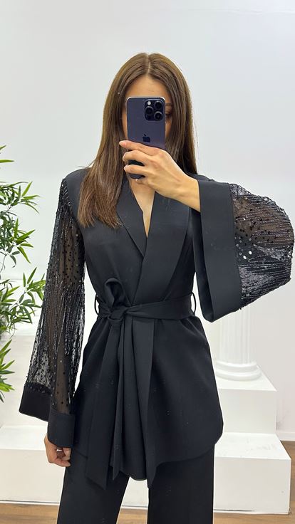 Siyah Kolları Tül Pantolon Ceket Takım
