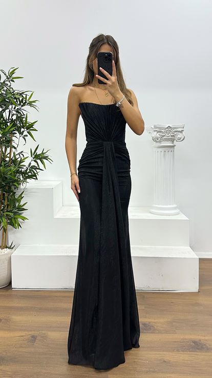 Robe de soirée noire sans bretelles