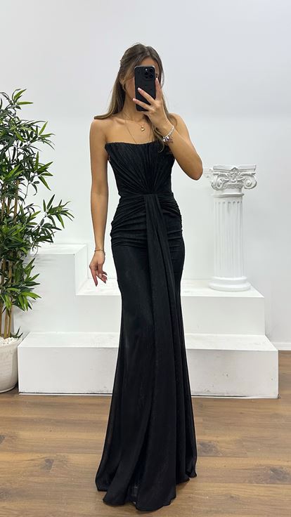 Robe de soirée noire sans bretelles