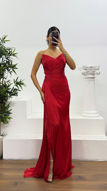 Kırmızı Straplez Şifon Abiye Elbise