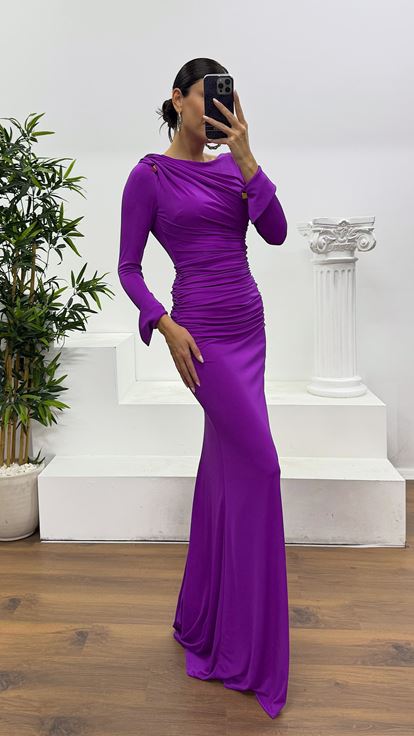 Robe de soirée fuchsia drapée avec détails aux manches