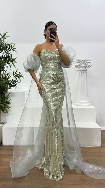 فستان سهرة بأكمام بالون مطرزة باللون النعناعي