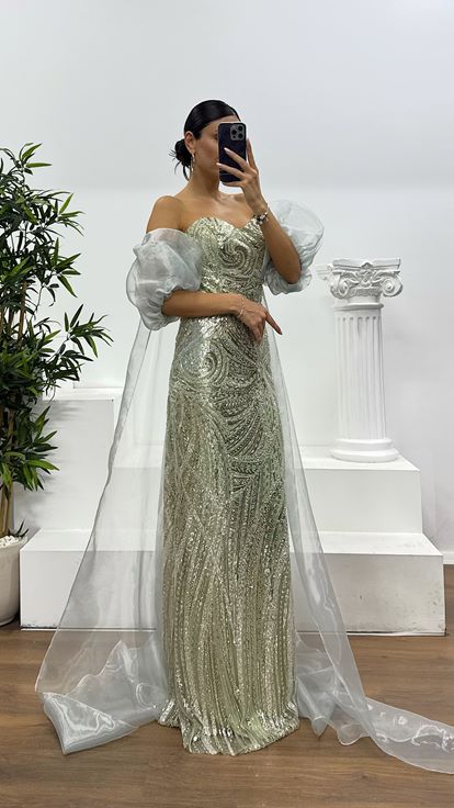 فستان سهرة بأكمام بالون مطرزة باللون النعناعي