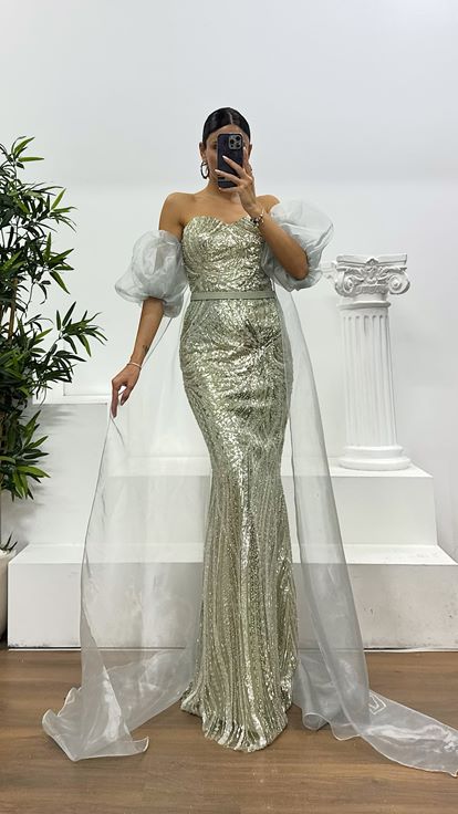 فستان سهرة بأكمام بالون مطرزة باللون النعناعي