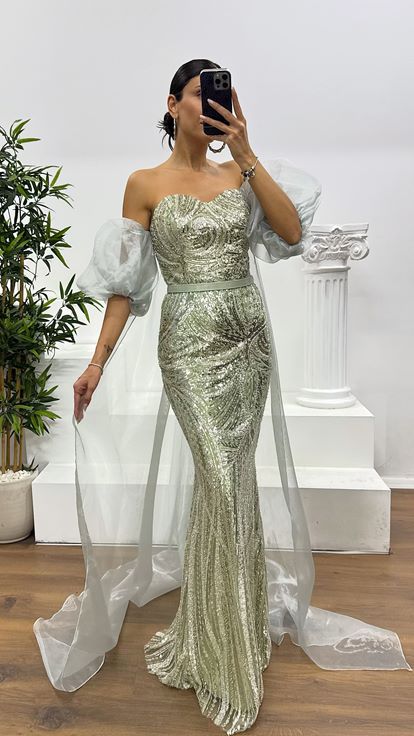 فستان سهرة بأكمام بالون مطرزة باللون النعناعي