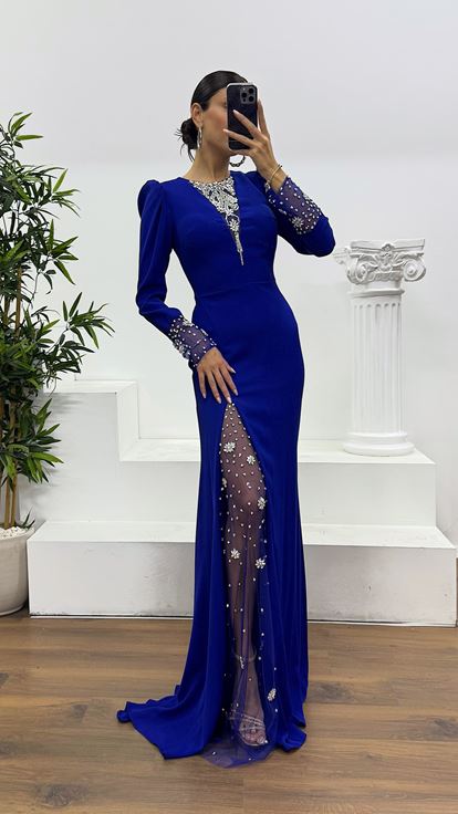 Abendkleid mit Saxe-Stickerei