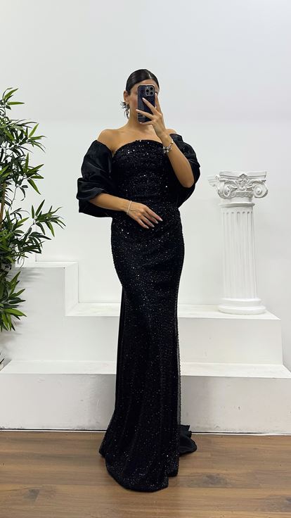 Abito da sera nero senza spalline ricamato