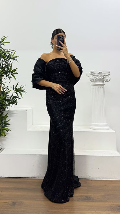 Abito da sera nero senza spalline ricamato