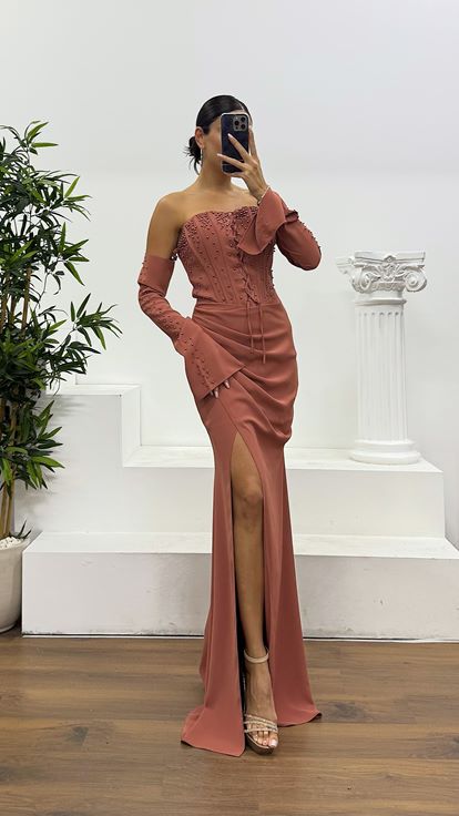 Soğan Kabuğu Straplez İncili Abiye Elbise