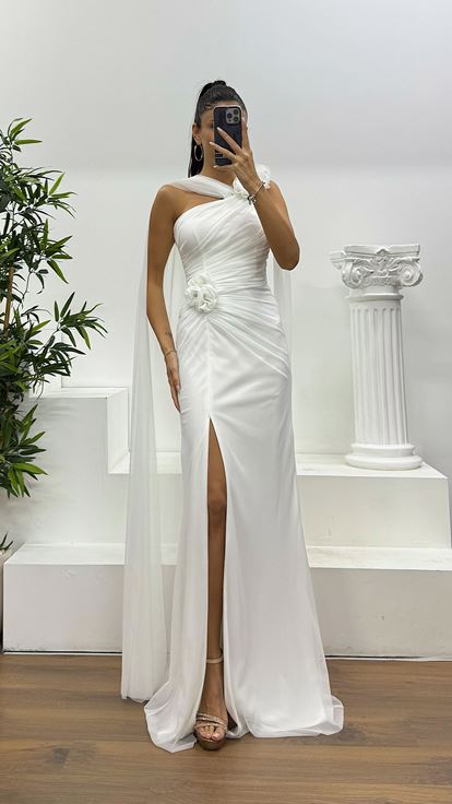 Beyaz Çiçek Detay Tül Abiye Elbise