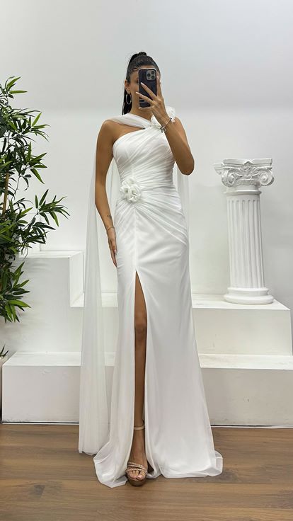 Beyaz Çiçek Detay Tül Abiye Elbise