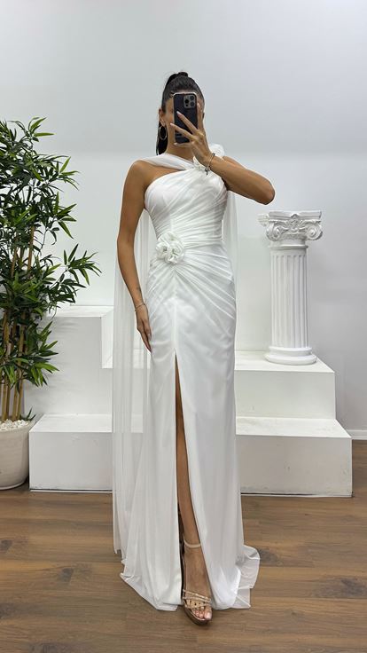 Beyaz Çiçek Detay Tül Abiye Elbise