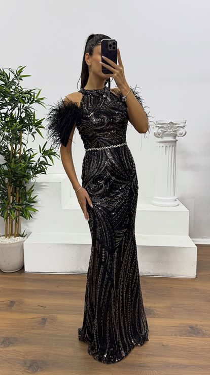 Siyah Tüy Detay İşlemeli Abiye Elbise