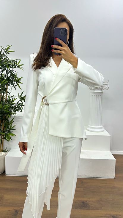 Beyaz Kemerli Ceket Takım