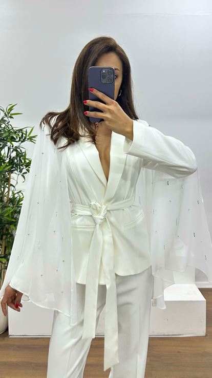 طقم جاكيت كيب أبيض