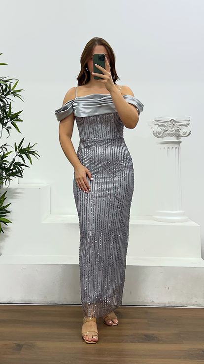 Gri İp Askılı İşlemeli Büyük Beden Abiye Elbise