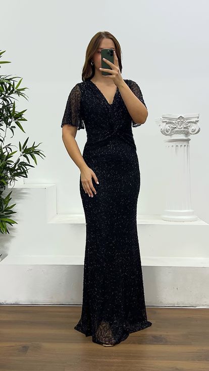 فستان سهرة أسود مطرز بالخرز بمقاسات كبيرة