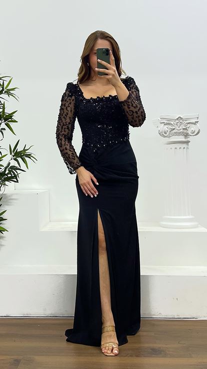 Black Square Neck Embroidered Plus Size Evening Dress