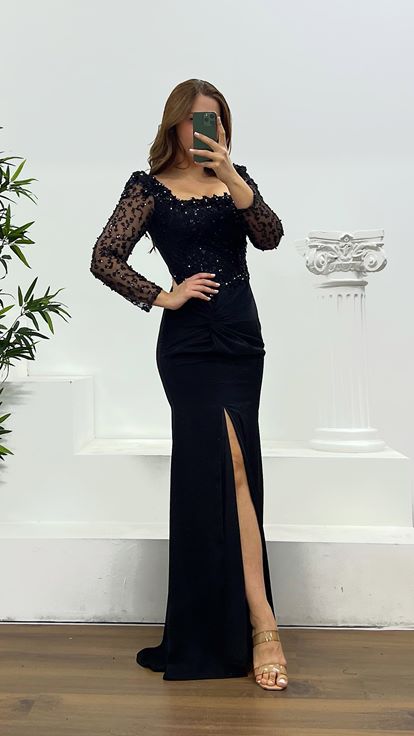 Black Square Neck Embroidered Plus Size Evening Dress