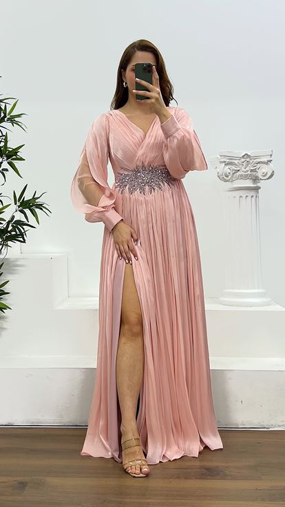 Robe de soirée grande taille avec détails à la taille