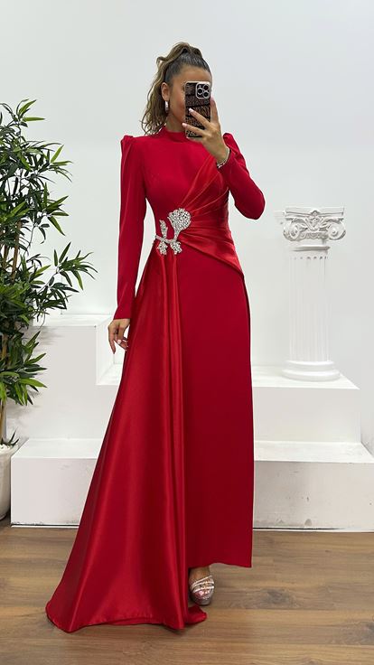 Robe de soirée hijab rouge avec détails à la taille