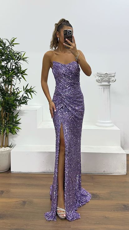 Abito da sera lilla senza spalline con paillettes