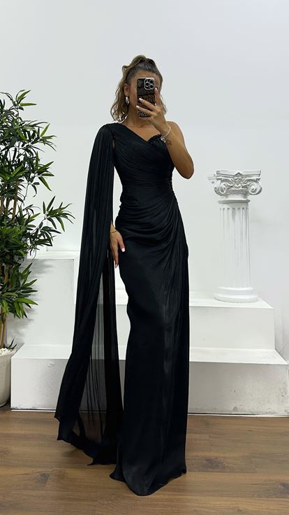 Siyah Tek Kol Bel Detay Abiye Elbise