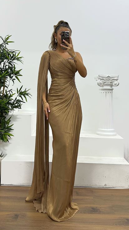 Koyu Gold Tek Kol Bel Detay Abiye Elbise