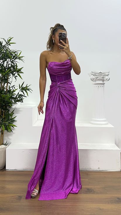 Robe de soirée brodée sans bretelles fuchsia