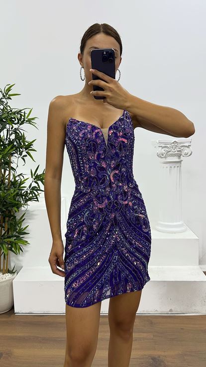 Abito da sera corto viola senza spalline  ricamato a mano  firmato da stilista 