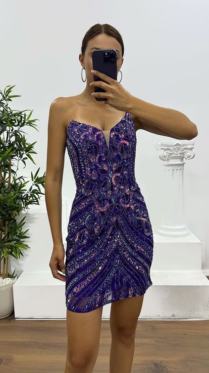 Abito da sera corto viola senza spalline  ricamato a mano  firmato da stilista 