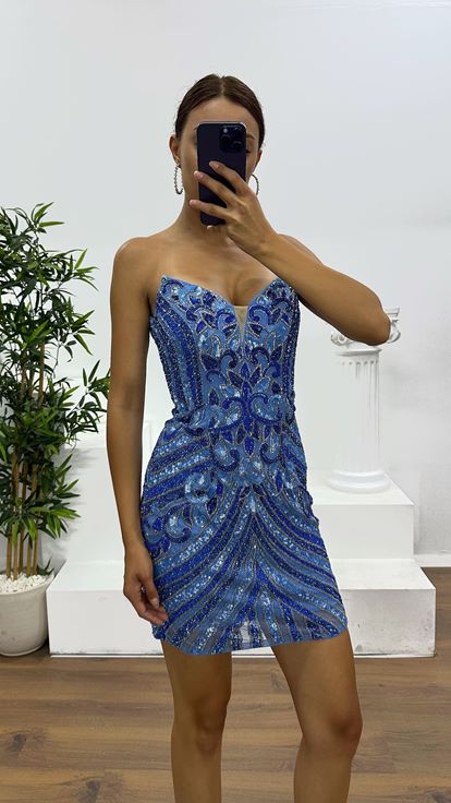 Robe de soirée bleue mini sans bretelles  brodée à la main