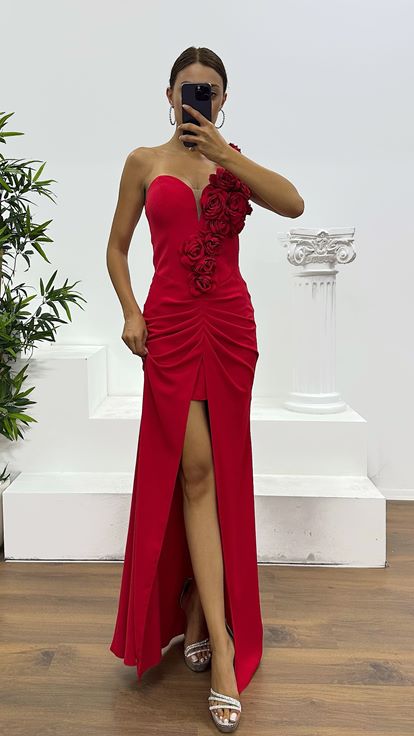 Kırmızı Straplez Çiçek Detay Abiye Elbise