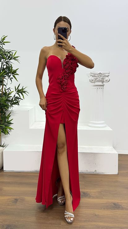 Kırmızı Straplez Çiçek Detay Abiye Elbise