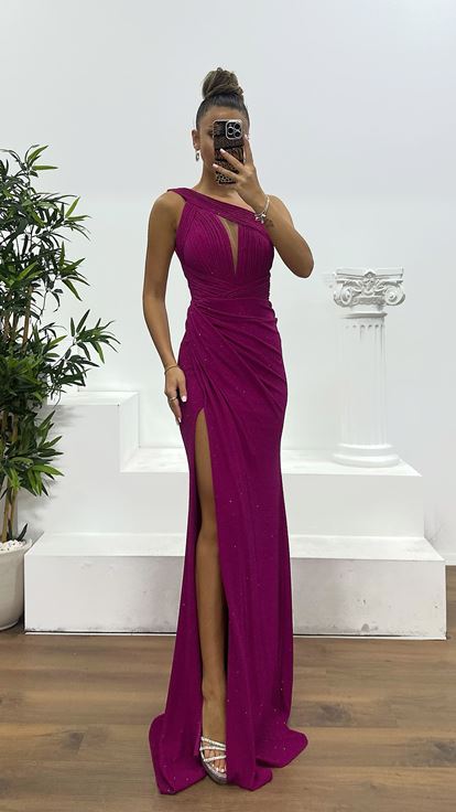 فستان سهرة بلون الفوشيا بكتف واحد