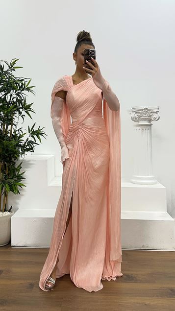 Abito da sera in crêpe di salmone